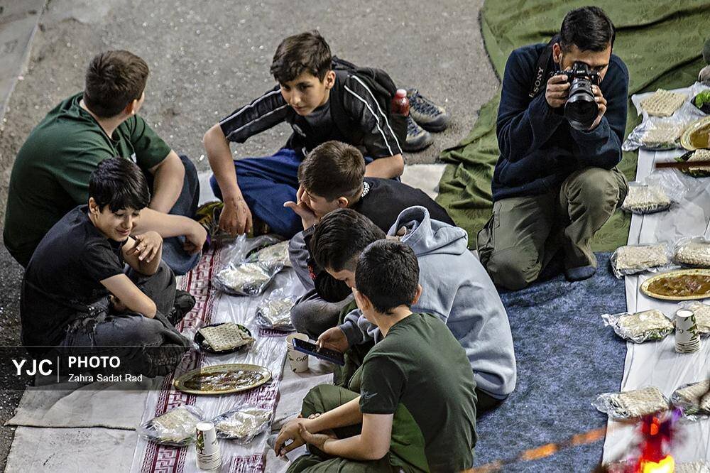 روایتی از مراسم «کوچه افطاری» در ماه مبارک رمضان تهران