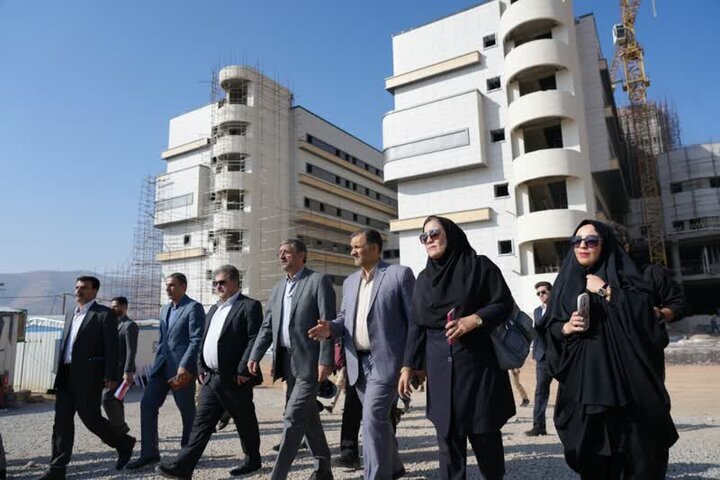 نسخه ۴.۶ همتی «پزشکیان» برای بیمارستانهای نیمهجان لرستان