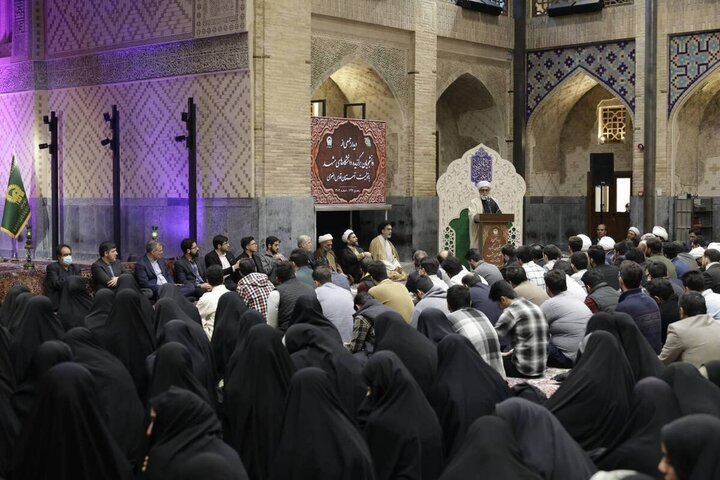 دانشجویان کاروان علم و پیشرفت کشور را با همت بلند به پیش برانند