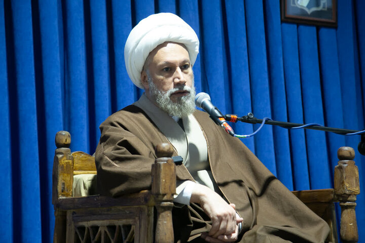 آیت‌الله دژکام:گره معیشت مردم در توزیع ناعادلانه ثروت است