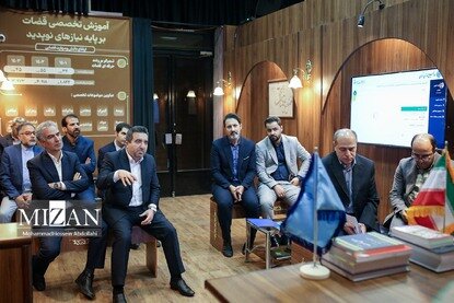 بازدید رئیس سازمان ثبت اسناد و املاک کشور از نمایشگاه روایت تحول