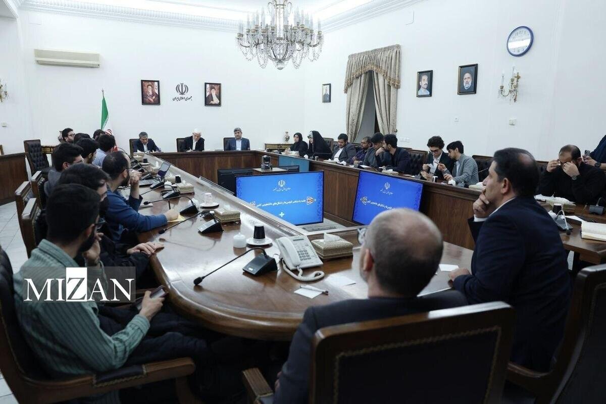 عارف: توجه به مسائل دانشگاه‌ها از اولویت‌های دولت است