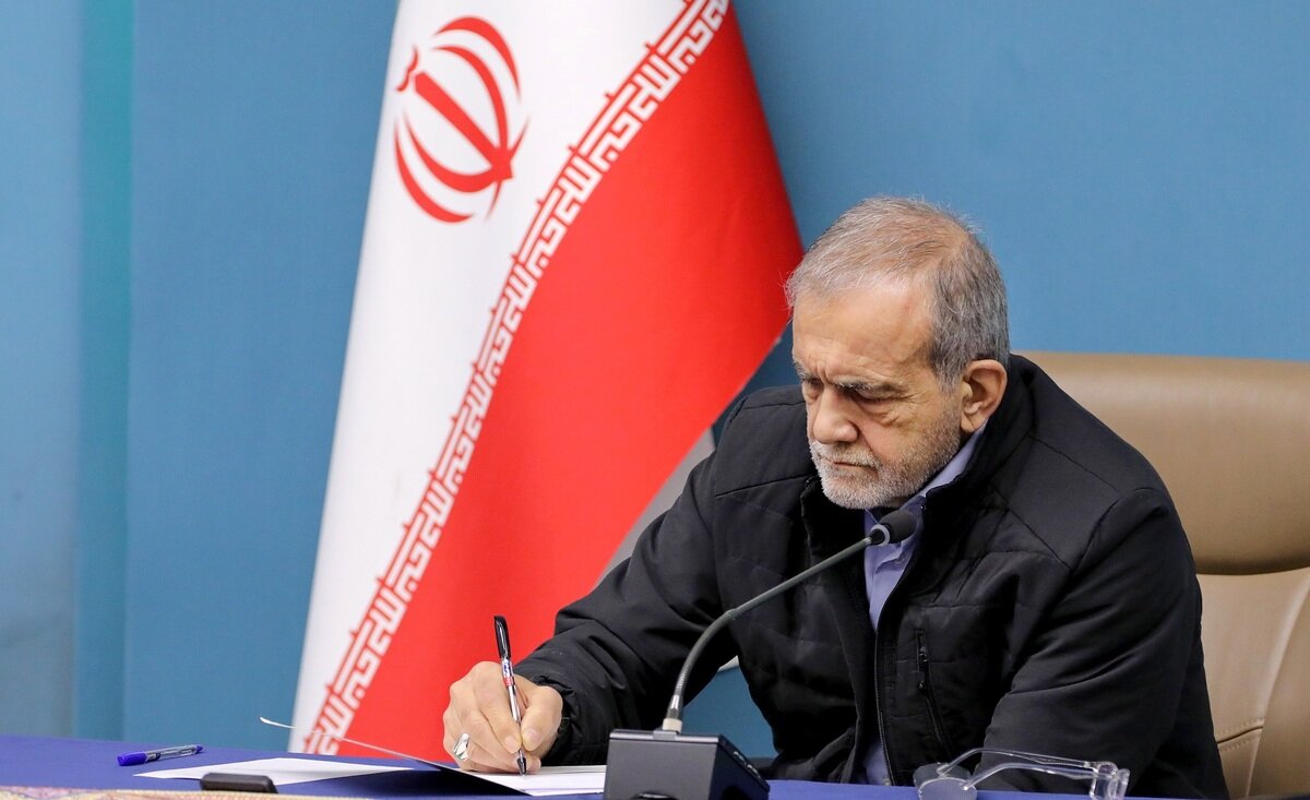 پیام تسلیت رئیس جمهور در پی درگذشت خواهر محسن رضایی