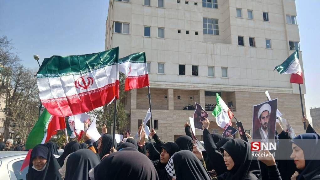 تجمعات دانشگاهها به روز سوم رسید/ خشونت دانشجونماها در فضای دانشگاه ادامه دارد + فیلم و عکس