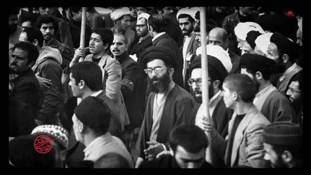 روایت رهبر انقلاب از بانویی که پشت میله‌ها هم برایش سفره چید