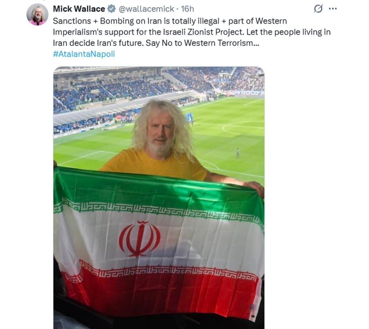 سیاستمدار ایرلندی پرچم ایران را بالا برد
