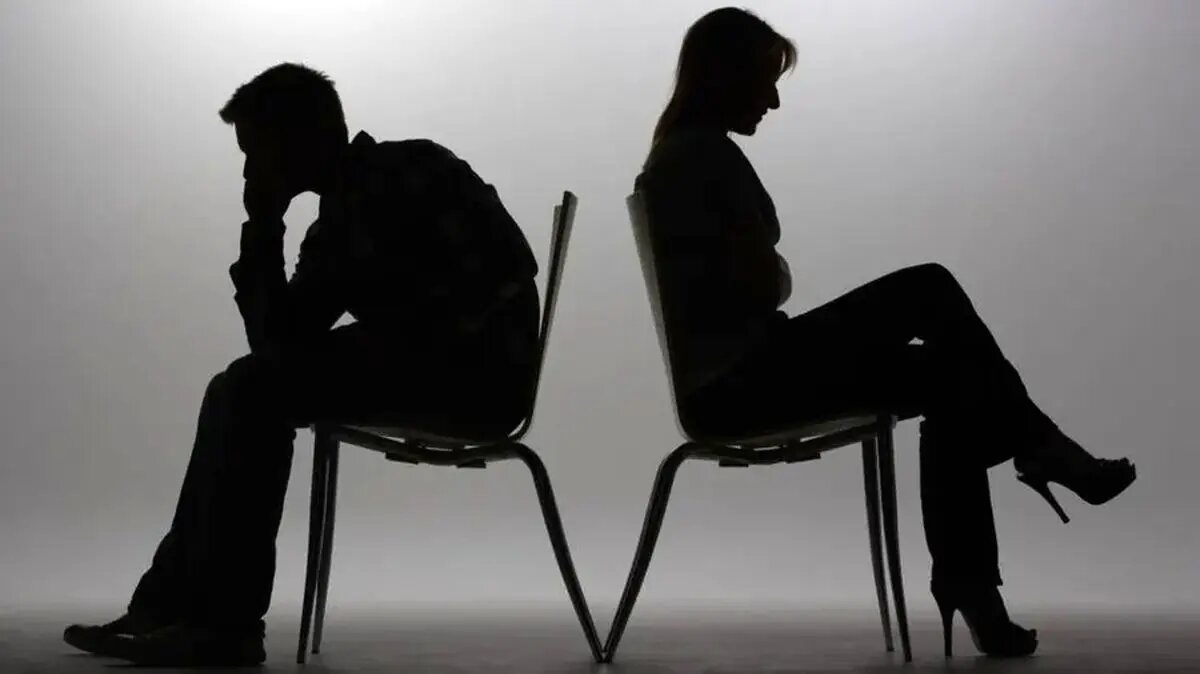 شوهرم سیگاری است، فقط طلاق میخواهم