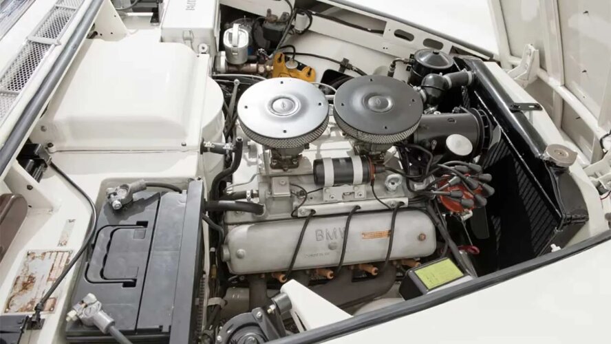 هفتادسالگی بی‌ام‌و ۵۰۳، رقیب ناکام مرسدس 300SL گالوینگ
