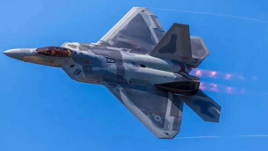 مصرف سوخت جنگنده F-22 رپتور چقدر است؟