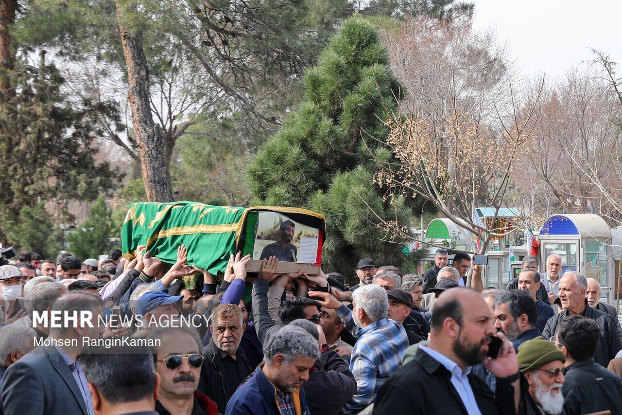مراسم خاکسپاری مادر سردار جاویدالاثر حاج احمد متوسلیان
