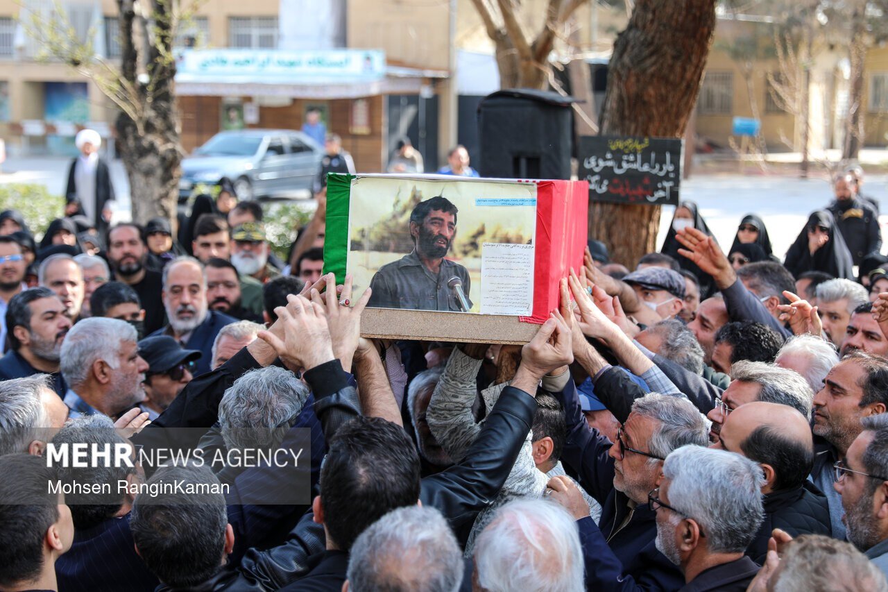 مراسم خاکسپاری مادر سردار جاویدالاثر حاج احمد متوسلیان
