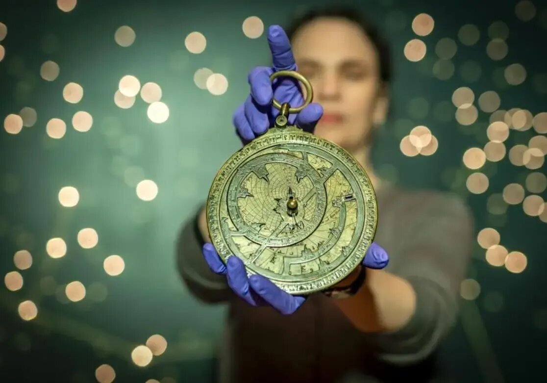 اسطرلاب هزار ساله در مغازۀ دستدومفروشی! | عکس