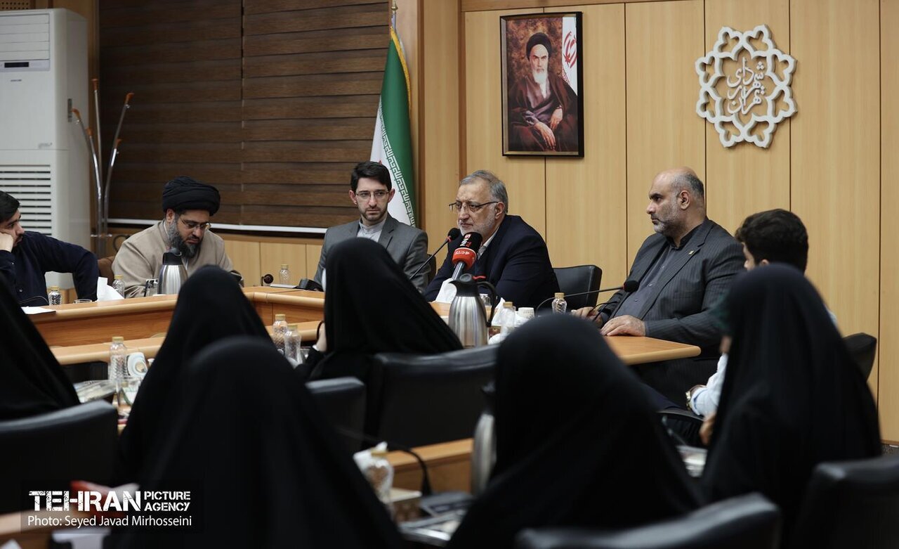 آینده ایران و دفاع از کشور بر عهده دانشجویان است+تصاویر