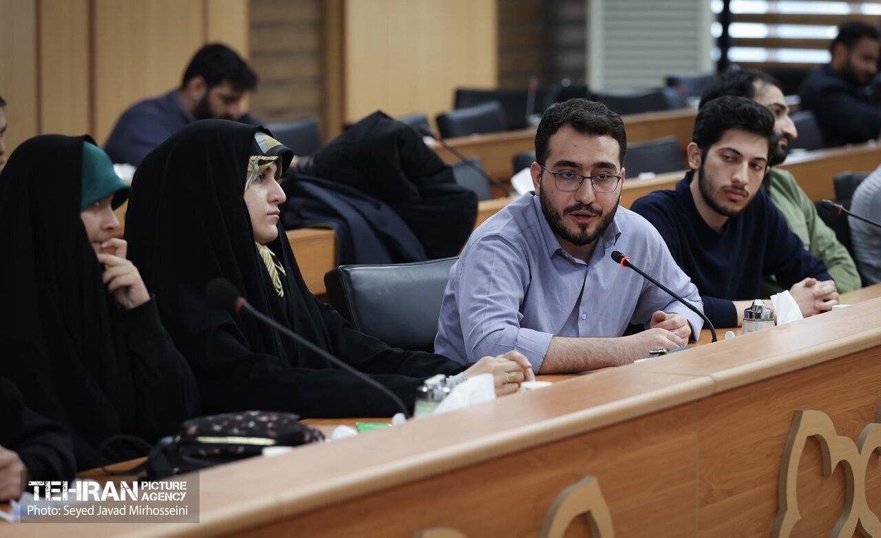 آینده ایران و دفاع از کشور بر عهده دانشجویان است+تصاویر