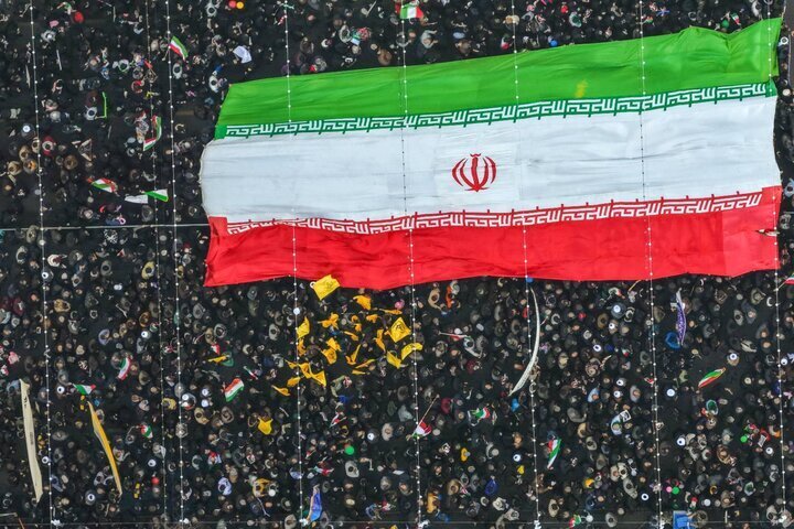 «پرچمی» که خود «وطن» است