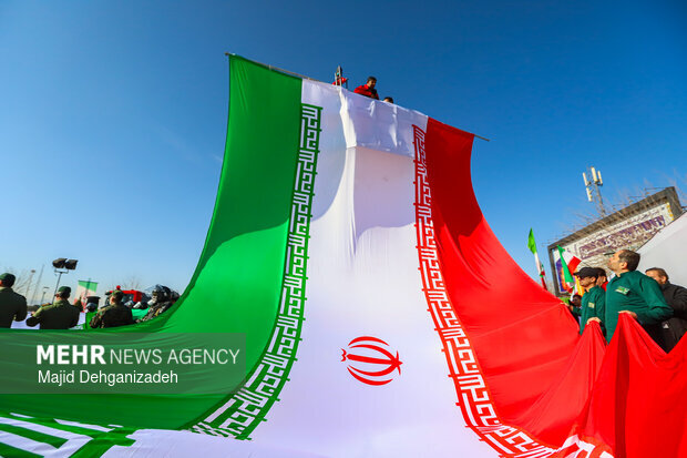 «پرچمی» که خود «وطن» است