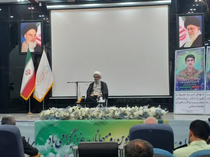 امام جمعه بوشهر: عزت ملت ایران در ایستادگی و مقاومت است