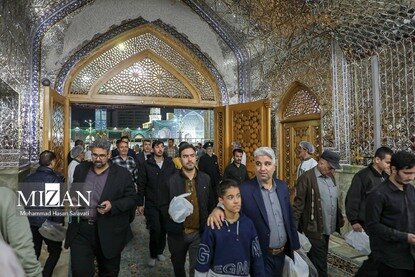 افطار در حرم مطهر رضوی
