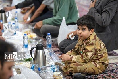 افطار در حرم مطهر رضوی