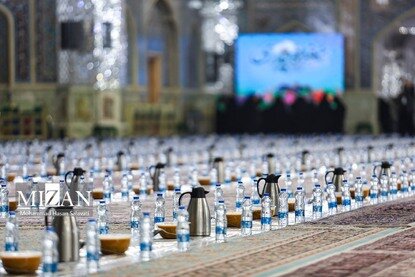 افطار در حرم مطهر رضوی