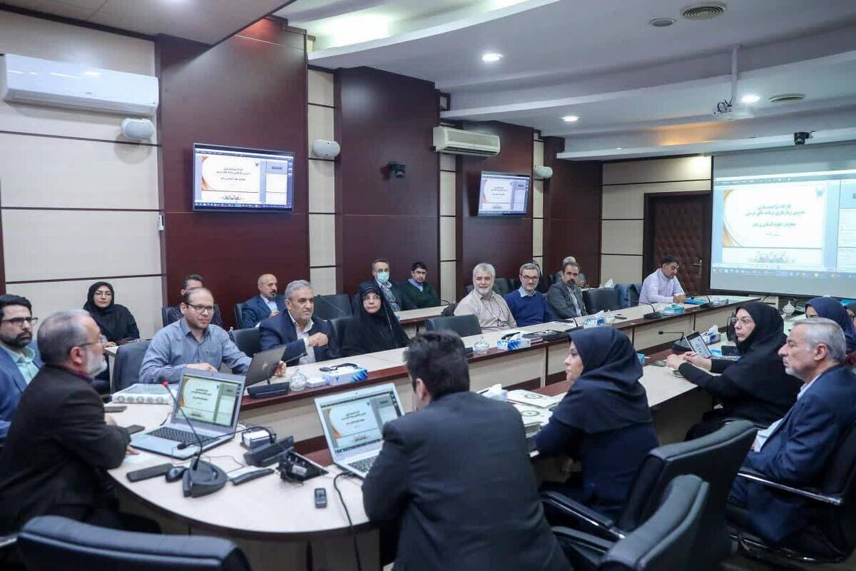 تدوین و بازنگری سرفصل دروس رشتههای علوم انسانی و هنر دانشگاه آزاد اسلامی در مرحله عملیاتی