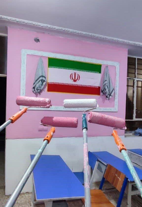 رنگ امید بر دیوارهای عین دو؛ جهادگران دانشگاه فرهنگیان فضای آموزشی منطقه محروم اهواز را بهسازی کردند