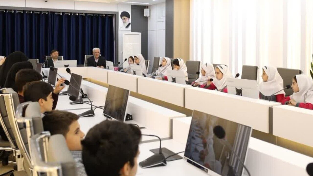 پیک شهروندی پلی میان دانشآموزان و مدیریت شهری + تصاویر