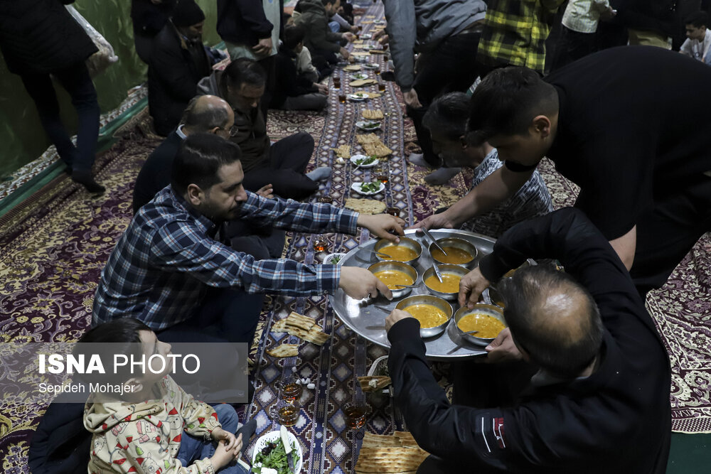 افطاری ساده؛ مسجد المنتظر در مشهد