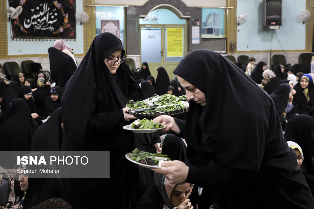 افطاری ساده؛ مسجد المنتظر در مشهد
