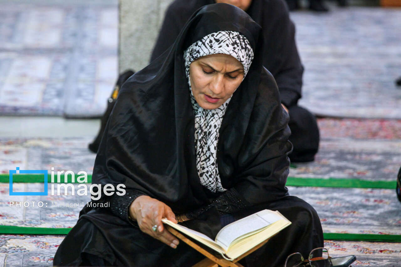 جزءخوانی قرآن در امامزاده سیدمظفر(ع) بندرعباس