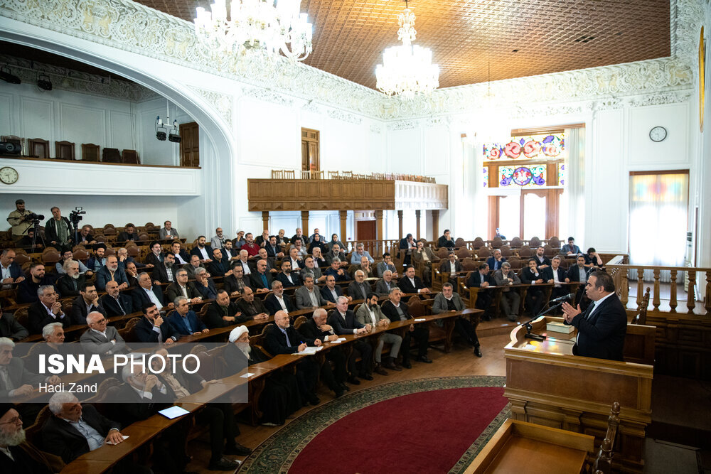 عکس/ نشست فعالان اقتصادی و اصناف با رئیس مجلس