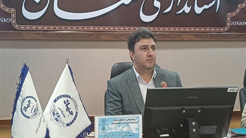نمی‌شود هم بازیکن بود و هم داور/ بحران‌ها نتیجه نادیده‌گرفتن افکار عمومی است