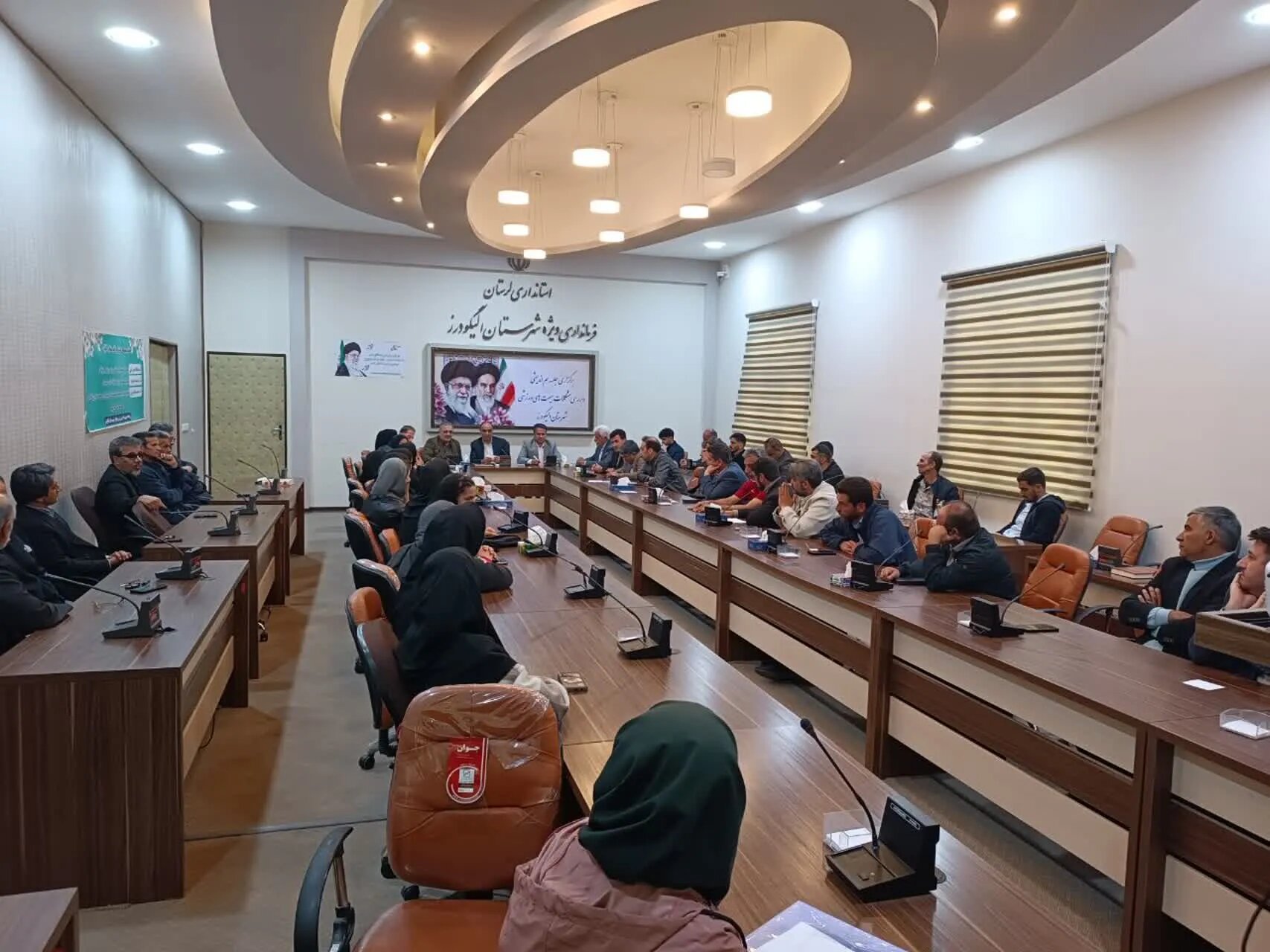 بازدید مدیرکل امور استانهای وزارت ورزش و جوانان از پروژههای ورزشی الیگودرز / بررسی مشکلات قهرمانان و هیأتها