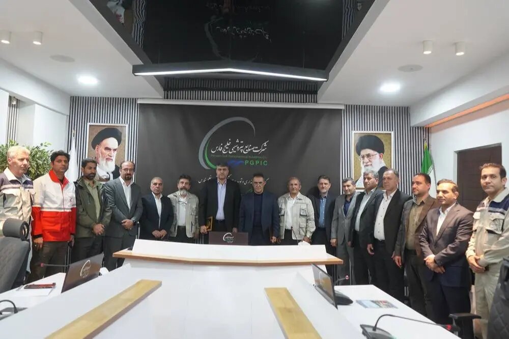 امضای تفاهم‌نامه همکاری میان پتروشیمی ایلام و هلال احمر استان