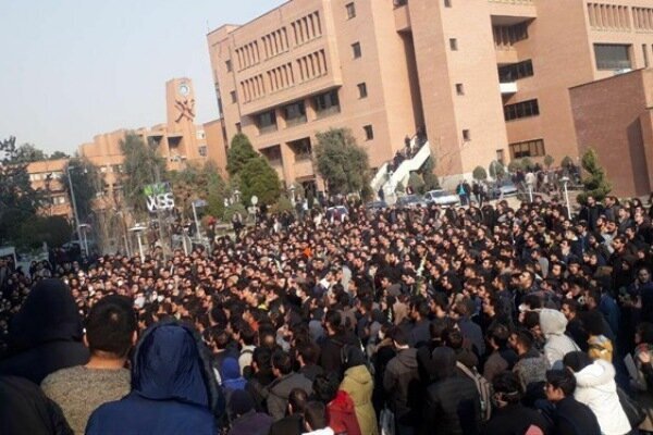 دانشگاه درگیر بحرانی چندضلعی است/ دانشجویان در برزخ آرمان و اعتراض