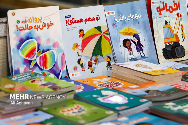 تمدید مهلت ارسال آثار به پنجمین دوسالانه کتاب خلیج فارس تا ۲۰ اسفند