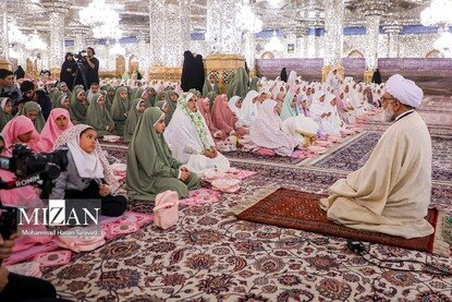 جشن عبادت و ضیافت افطار دختران روزه اولی در حرم مطهر رضوی