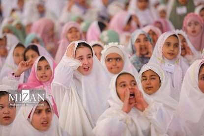 جشن عبادت و ضیافت افطار دختران روزه اولی در حرم مطهر رضوی