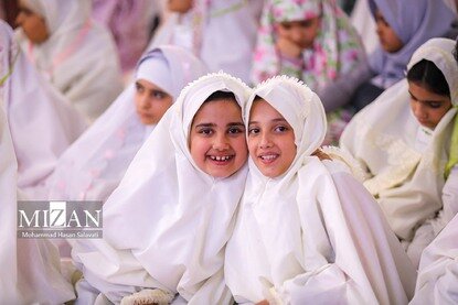 جشن عبادت و ضیافت افطار دختران روزه اولی در حرم مطهر رضوی