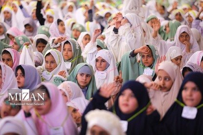 جشن عبادت و ضیافت افطار دختران روزه اولی در حرم مطهر رضوی