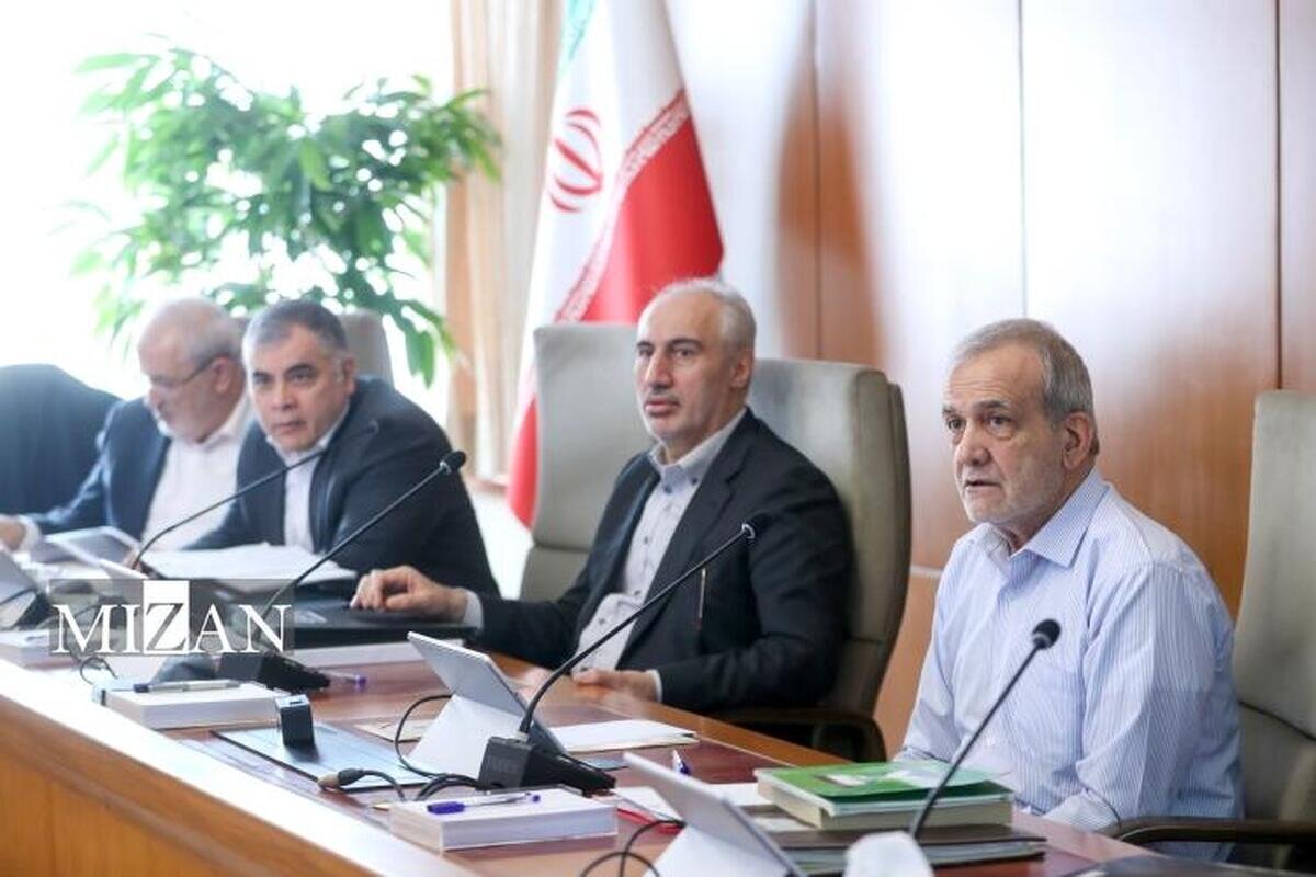 پزشکیان: اجرای طرح‌های جمع‌آوری گاز مشعل حتی یک روز هم نباید تأخیر داشته باشد