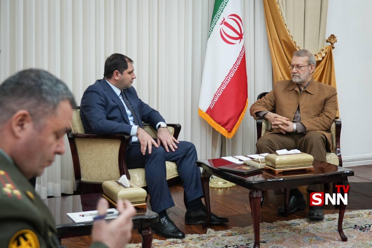 دیدار و گفتگو علی لاریجانی، دبیرشورای عالی امنیت ملی با سورن پاپیکیان، وزیر دفاع ارمنستان + عکس