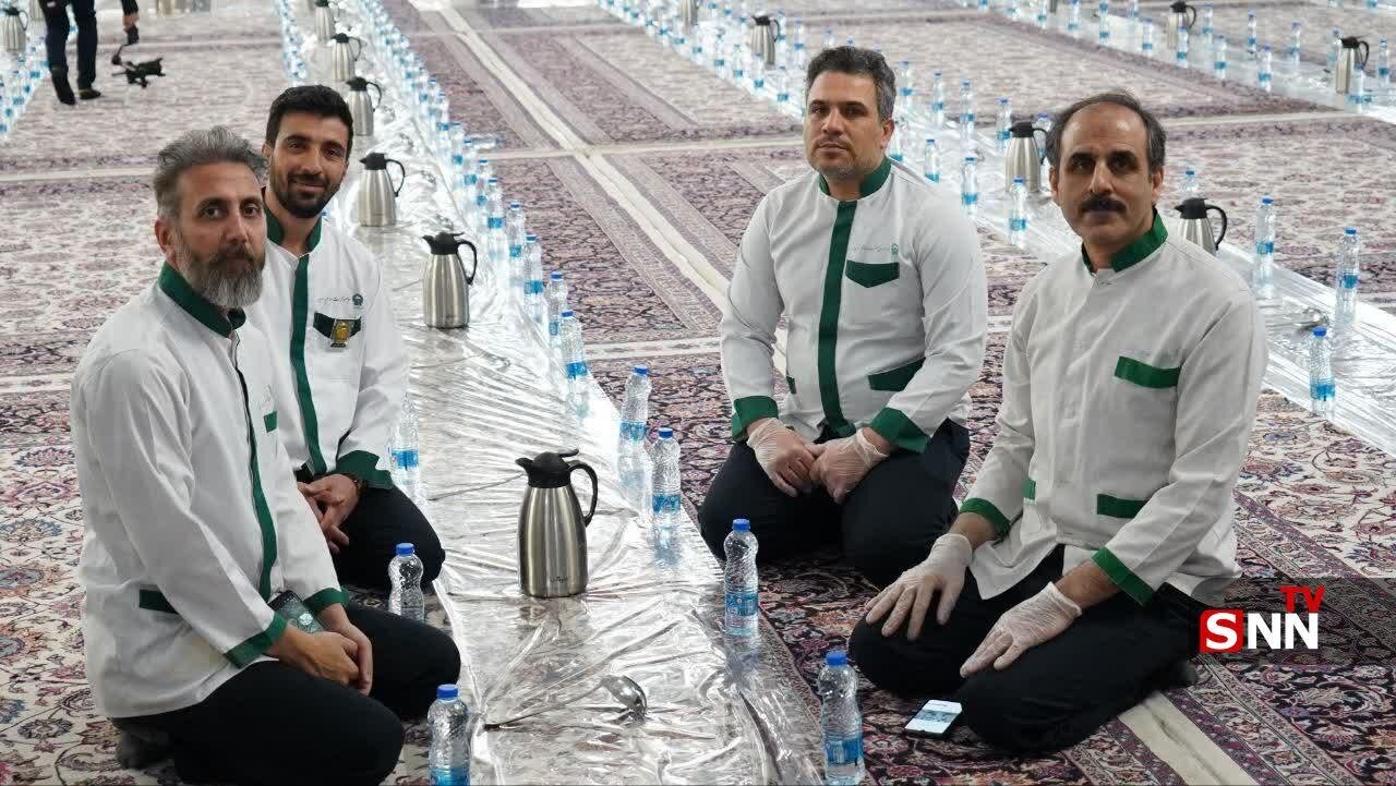 ۴ هزار معلم، میهمان سفره پدری حضرت رضا (ع) شدند