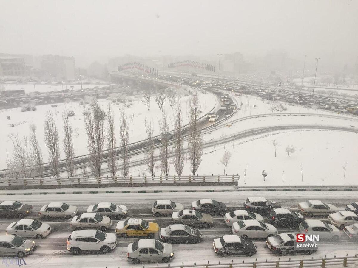 بارش برف و باران در محورهای ۱۰ استان کشور
