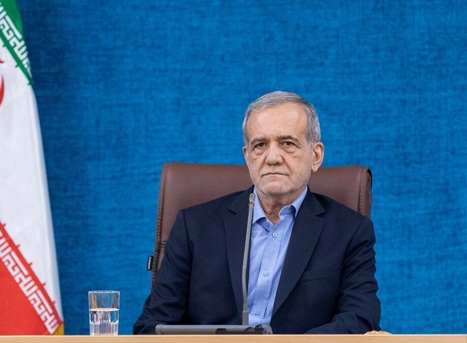 رئیسجمهور: اعتراض نشانه زندهبودن جامعه است؛ وزرا به دانشگاهها بروند و فضای گفتوگو را تقویت کنند