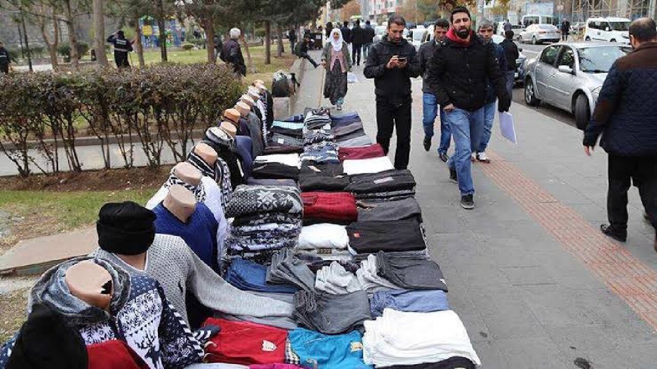 ساماندهی بازار و دستفروشان در آستانه عید/ ۲۰ اکیپ آسفالت در راه خیابان‌های شهر