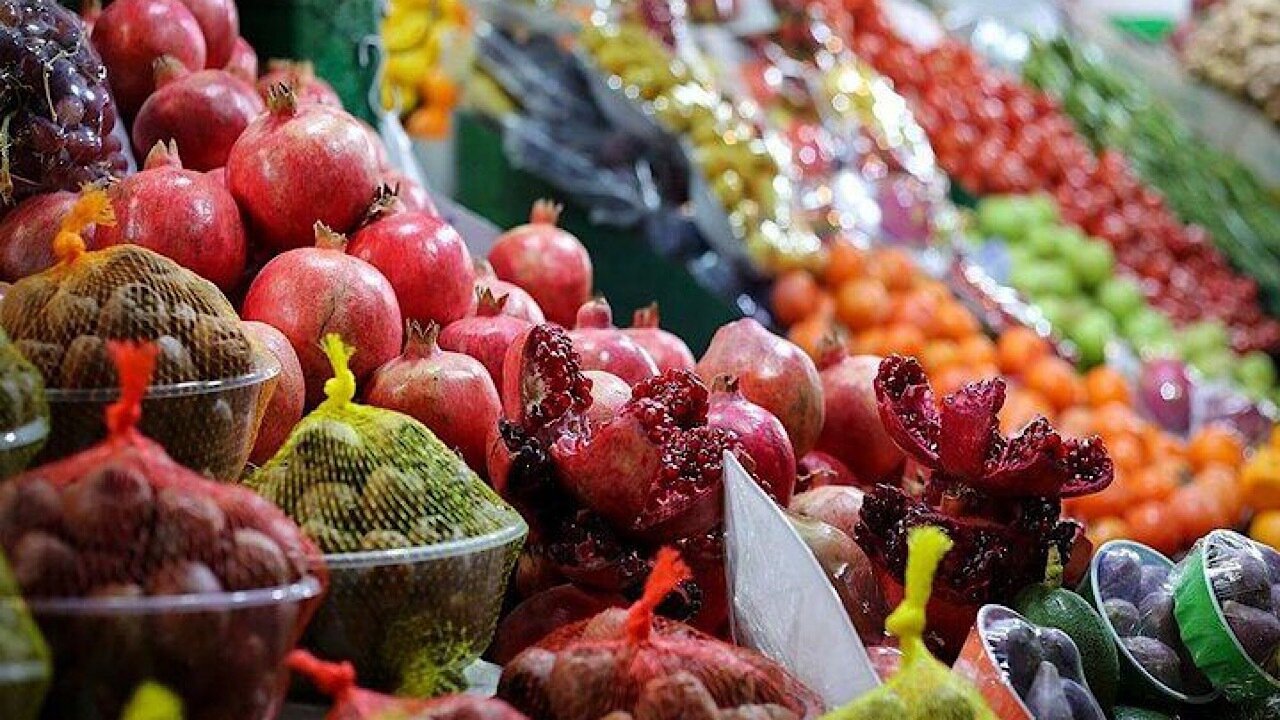 توزیع روزانه ۱۰ هزارتن میوه و صیفی در میدان