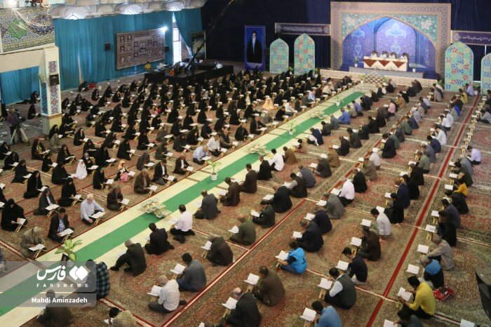 جمع‌خوانی قرآن کریم در حسینیه ثارالله کرمان