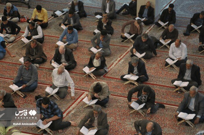 جمع‌خوانی قرآن کریم در حسینیه ثارالله کرمان