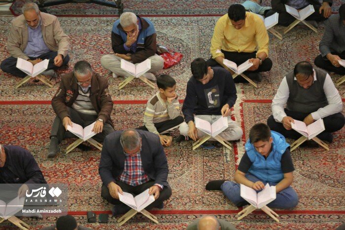 جمع‌خوانی قرآن کریم در حسینیه ثارالله کرمان